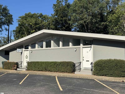 /international/us/413-vardry-street-greenville-sc-110087961925/