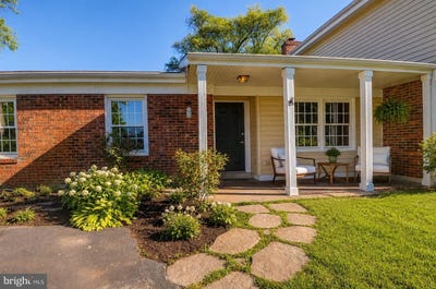 /international/us/413-harding-court-sterling-va-110108705623/
