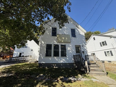 /international/us/10-amherst-street-augusta-me-110120128183/