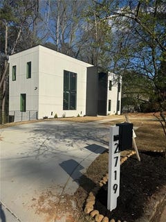 /international/us/2719-winding-lane-ne-brookhaven-ga-110096558443/