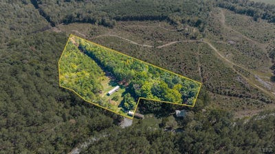 /international/us/4308-three-creeks-road-gladys-va-110120087483/