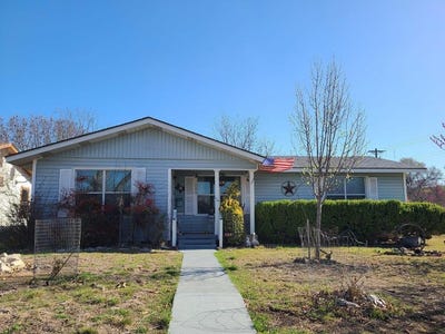 /international/us/600-leland-st-kerrville-tx-110100844570/