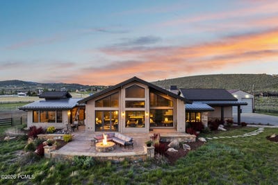/international/us/8449-n-silver-creek-road-park-city-ut-110108501847/
