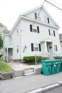 /international/us/13-myrtle-st-lowell-ma-110108497978/