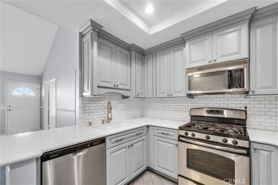 /international/us/155-n-singingwood-street-orange-ca-110101097722/