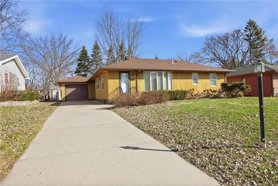 /international/us/207-6th-street-nw-buffalo-mn-110106947700/