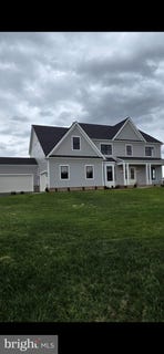 /international/us/15042-creek-point-court-hillsboro-va-110119665291/