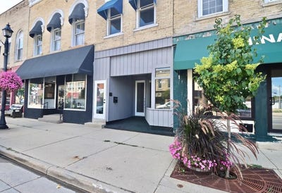 /international/us/1015-1st-center-avenue-brodhead-wi-110093664633/