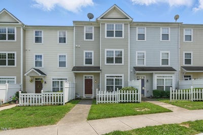 /international/us/8620-neuse-club-lane-raleigh-nc-110100124024/