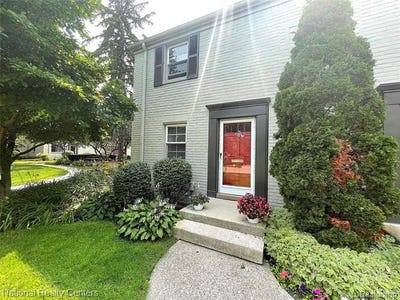/international/us/1704-graefield-road-birmingham-mi-110108172062/