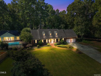 /international/us/115-meadowglades-lane-cary-nc-110110240981/