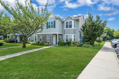 /international/us/258-medea-way-central-islip-ny-110101858822/