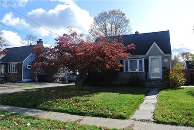/international/us/156-meadowside-road-milford-ct-110108390272/