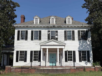 /international/us/108-york-street-chester-sc-110119993339/