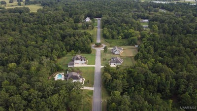 /international/us/1-doe-run-court-pike-road-al-110094109605/