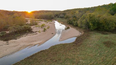 /international/us/1266-stillhouse-rd-mountain-view-mo-110103235162/