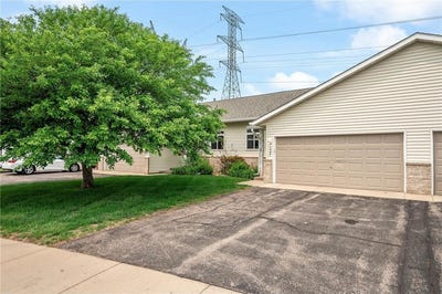 /international/us/1527-dublin-court-shakopee-mn-110099983253/