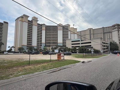 /international/us/4800-s-ocean-blvd-north-myrtle-beach-sc-110108352533/