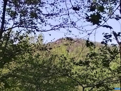 /international/us/old-blue-ridge-tpke-syria-va-110099092529/