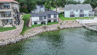 /international/us/1102-highway-71-s-okoboji-ia-110100093819/
