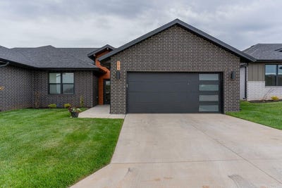 /international/us/5955-s-farm-road-163-springfield-mo-110094467312/