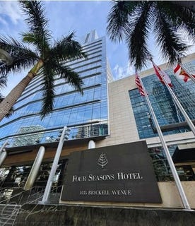 /international/us/1435-brickell-ave-miami-fl-110096933415/