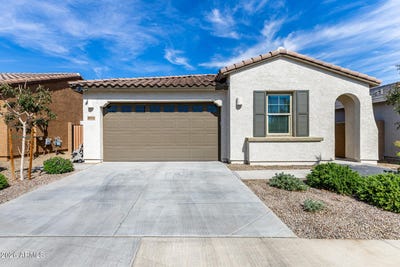 /international/us/16936-w-royal-palm-road-waddell-az-110106212469/