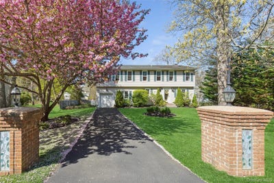 /international/us/5045-main-bayview-road-southold-ny-110107855672/