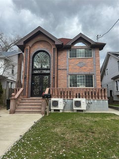 /international/us/4323-220th-place-bayside-ny-110120557527/