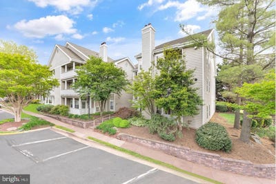 /international/us/14309-climbing-rose-way-centreville-va-110107953100/