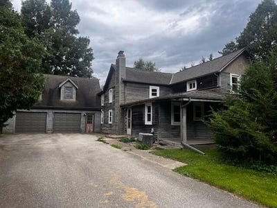 /international/us/1295-evergreen-dr-west-bend-wi-110101367942/