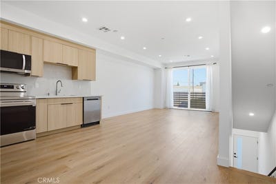 /international/us/16106-leadwell-st-van-nuys-ca-110120498816/