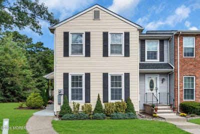 /international/us/49-lantern-lane-sayreville-nj-110119958995/