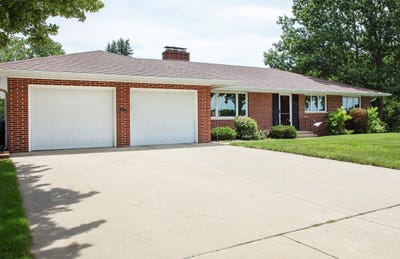 /international/us/113-16th-st-sw-waverly-ia-110108857416/