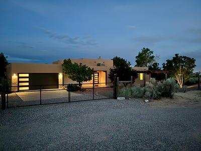 /international/us/1266-camino-de-la-tierra-corrales-nm-110101041768/?lang=zh-tw