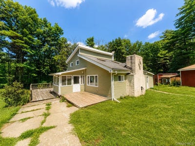 /international/us/5-hickman-terrace-wurtsboro-ny-110119489049/