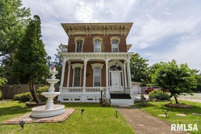 /international/us/1470-vermont-street-quincy-il-110108447749/