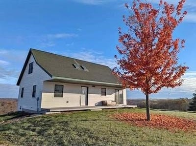 /international/us/e10246-yttri-road-readstown-wi-110107056584/