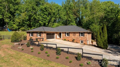 /international/us/310-case-street-columbus-nc-110107394909/