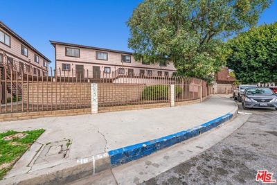 /international/us/223-s-acacia-ave-compton-ca-110107961163/