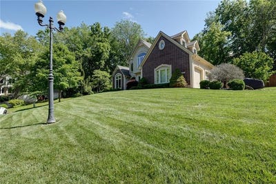 /international/us/3209-s-thornbird-street-blue-springs-mo-110100534840/