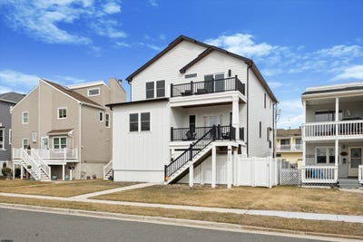 /international/us/235-35th-st-s-brigantine-nj-110104417977/