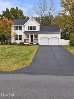/international/us/9-oxford-drive-saratoga-springs-ny-110120578649/