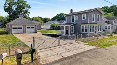 /international/us/167-northup-street-warwick-ri-110108814025/