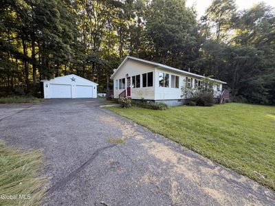 /international/us/361-county-rd-158-johnstown-ny-110110270866/