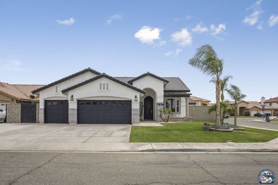 /international/us/1416-hayes-ct-calexico-ca-110108441037/