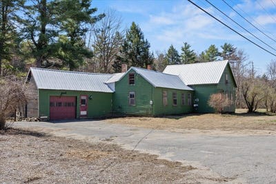 /international/us/725-water-street-newfield-me-110107852782/