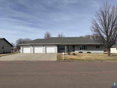 /international/us/308-e-wagner-st-marion-sd-110106587792/