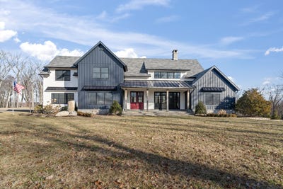 /international/us/22-serene-way-newtown-ct-110100843984/