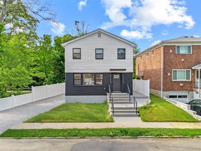 /international/us/15703-locke-avenue-whitestone-ny-110108436859/